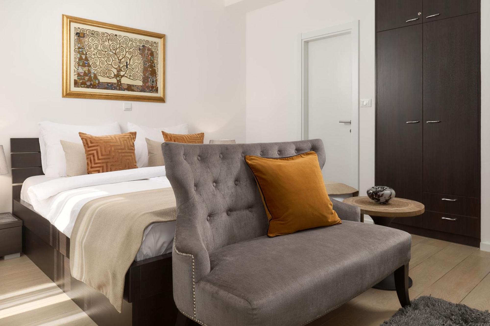 Apartments Studios 81 Спліт Екстер'єр фото