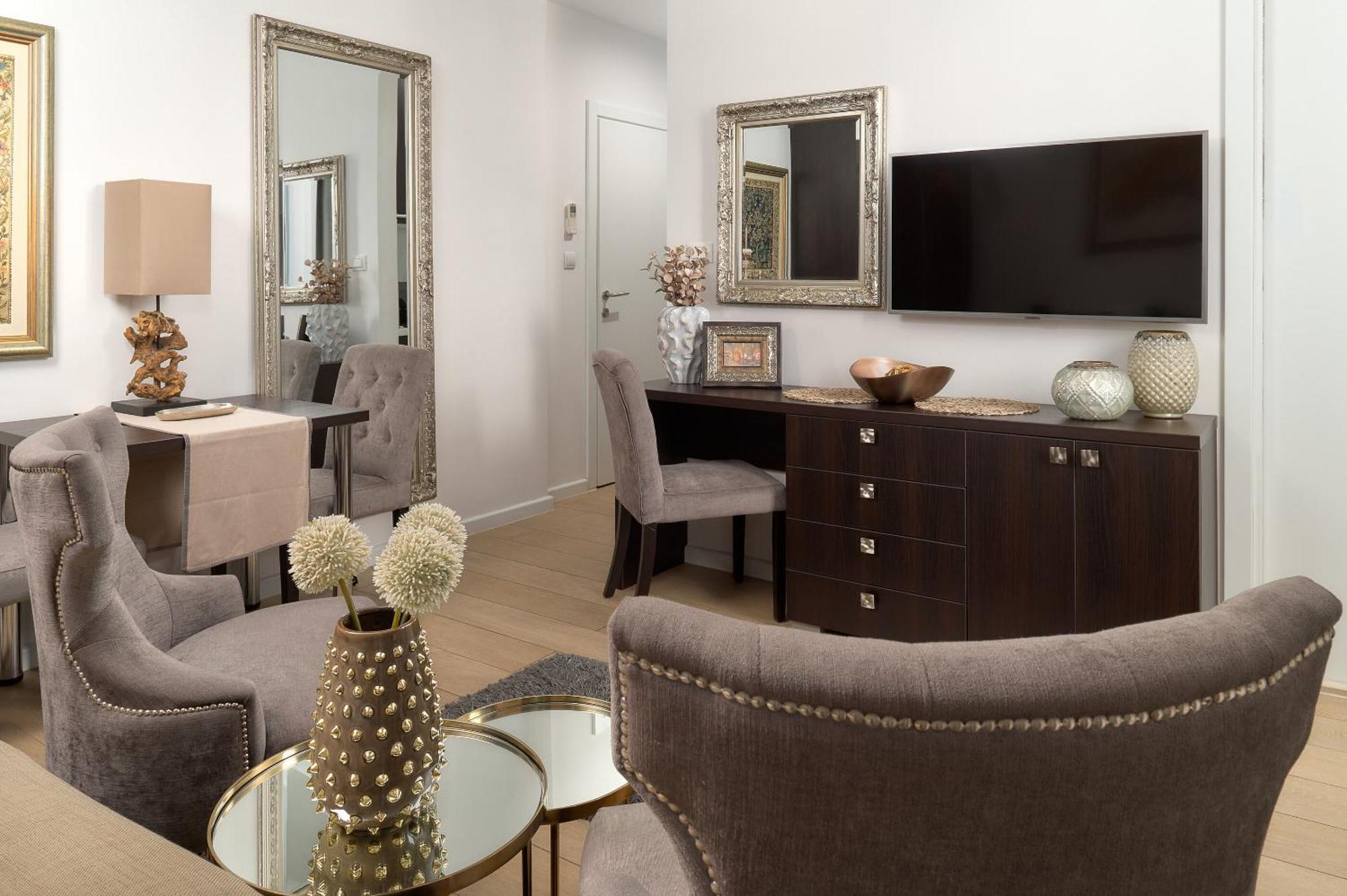 Apartments Studios 81 Спліт Екстер'єр фото