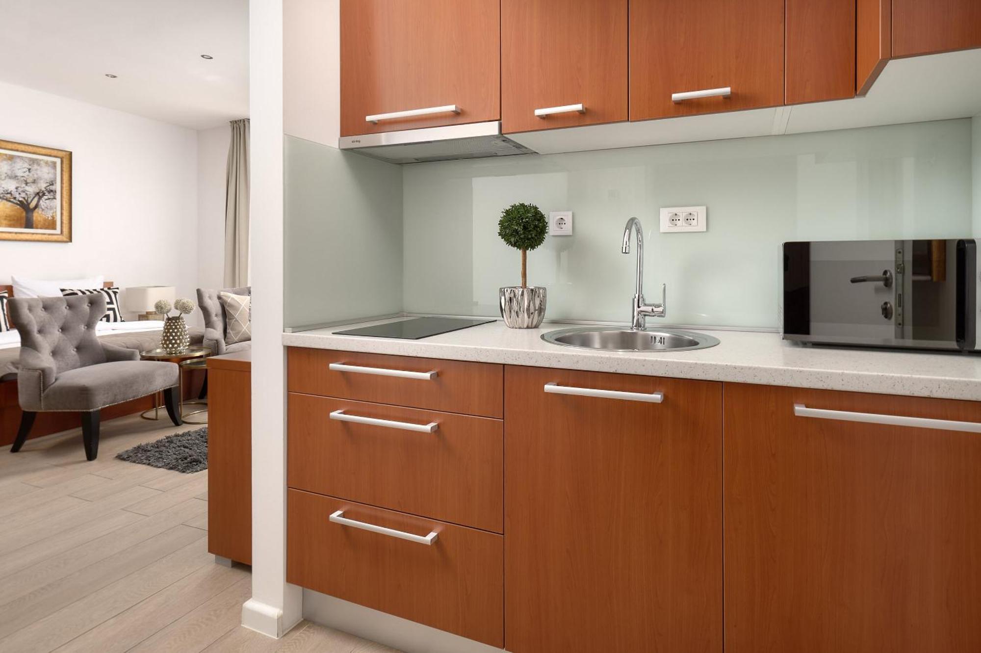 Apartments Studios 81 Спліт Екстер'єр фото