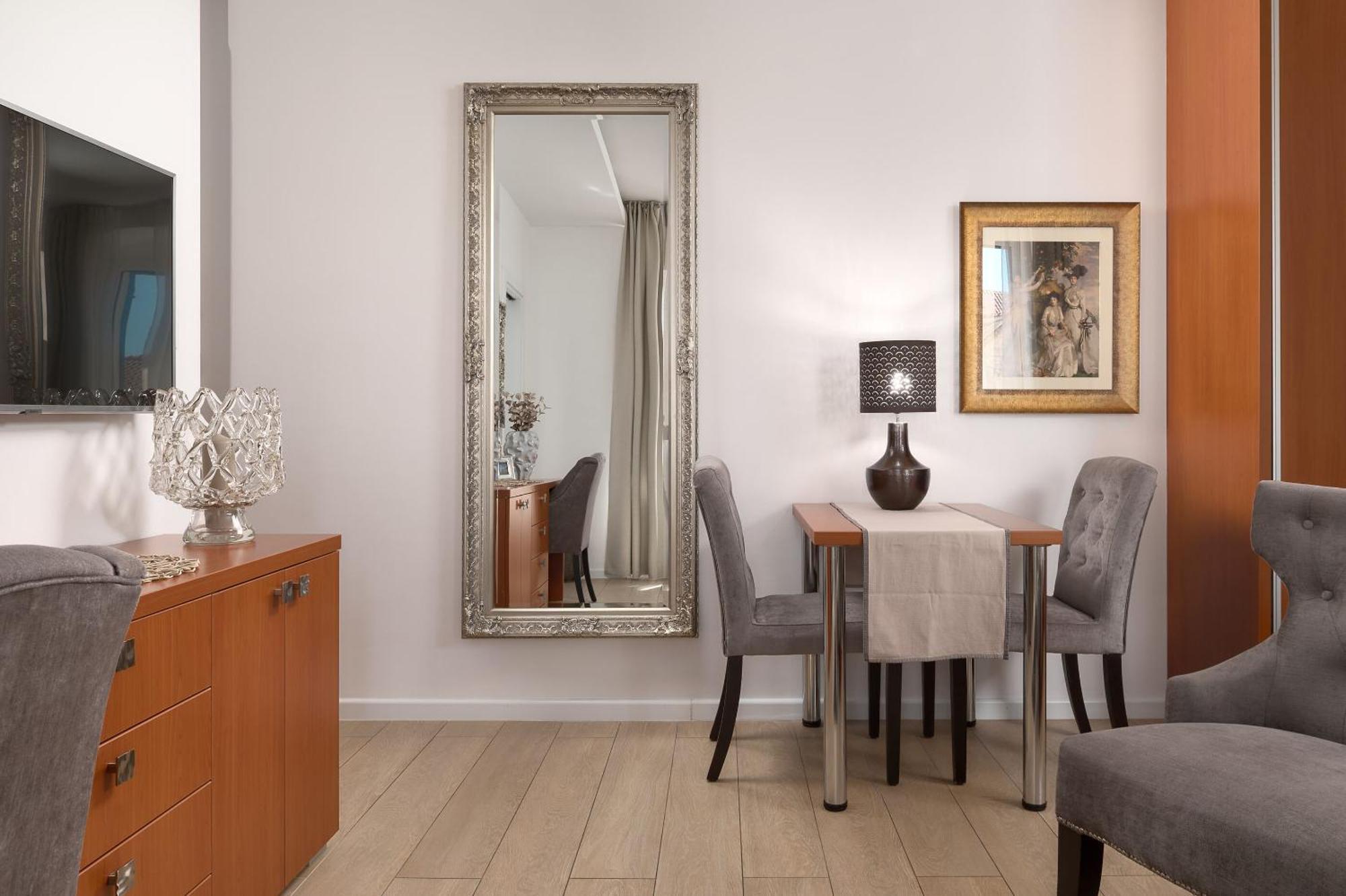 Apartments Studios 81 Спліт Екстер'єр фото